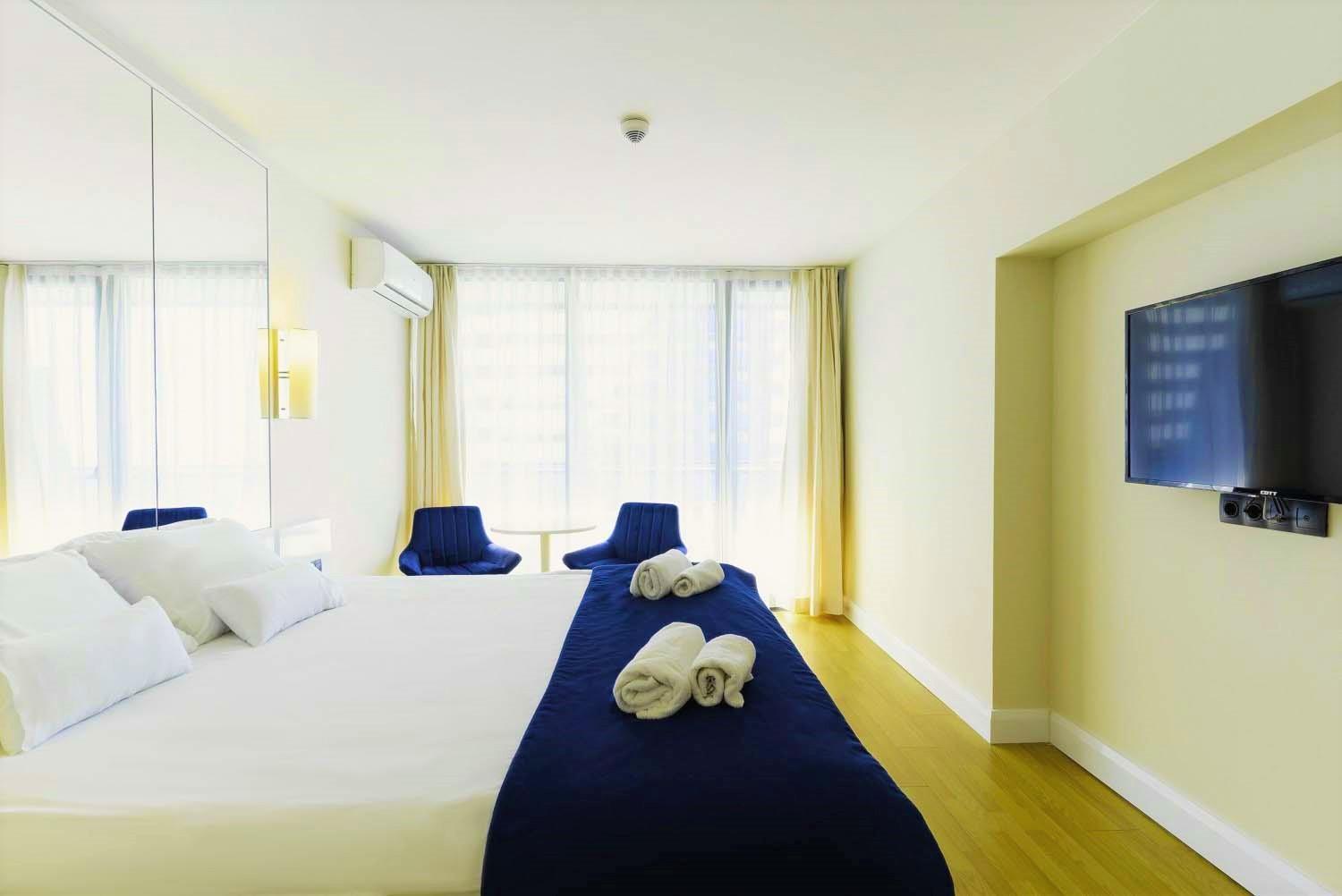 Orbi Twin Towers Aparthotel With Sea View Batoemi Buitenkant foto