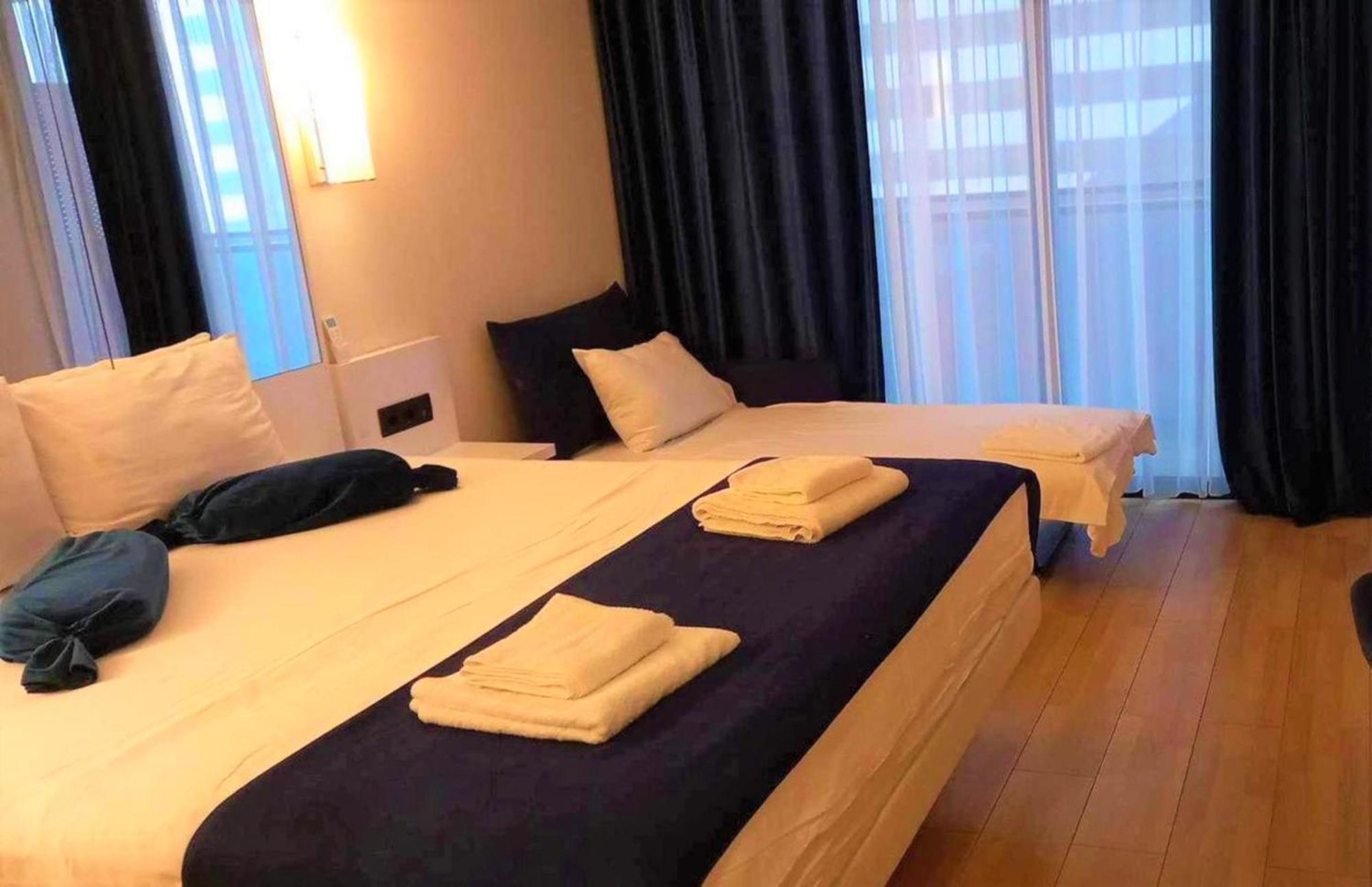 Orbi Twin Towers Aparthotel With Sea View Batoemi Buitenkant foto