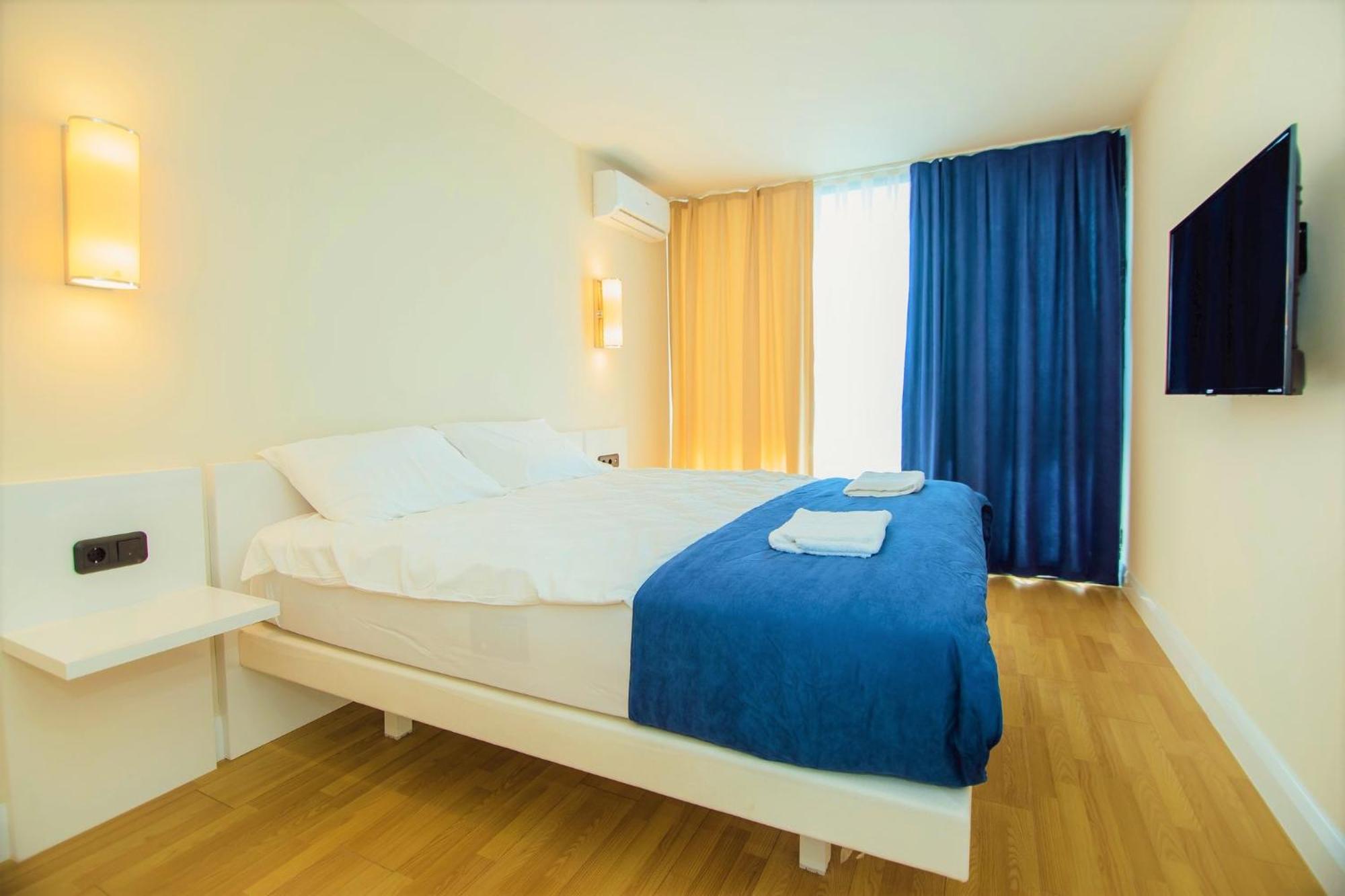 Orbi Twin Towers Aparthotel With Sea View Batoemi Buitenkant foto